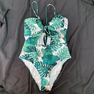 Brand New! Tropical One Piece 🌸